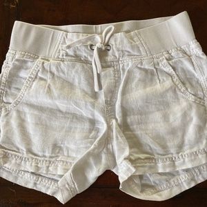 ATHLETA WHITE SHORT SHORTS